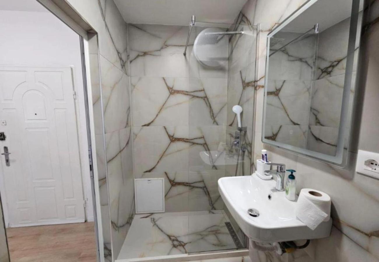 Apartament Kalpazo Myslym Shyri Tirana Zewnętrze zdjęcie