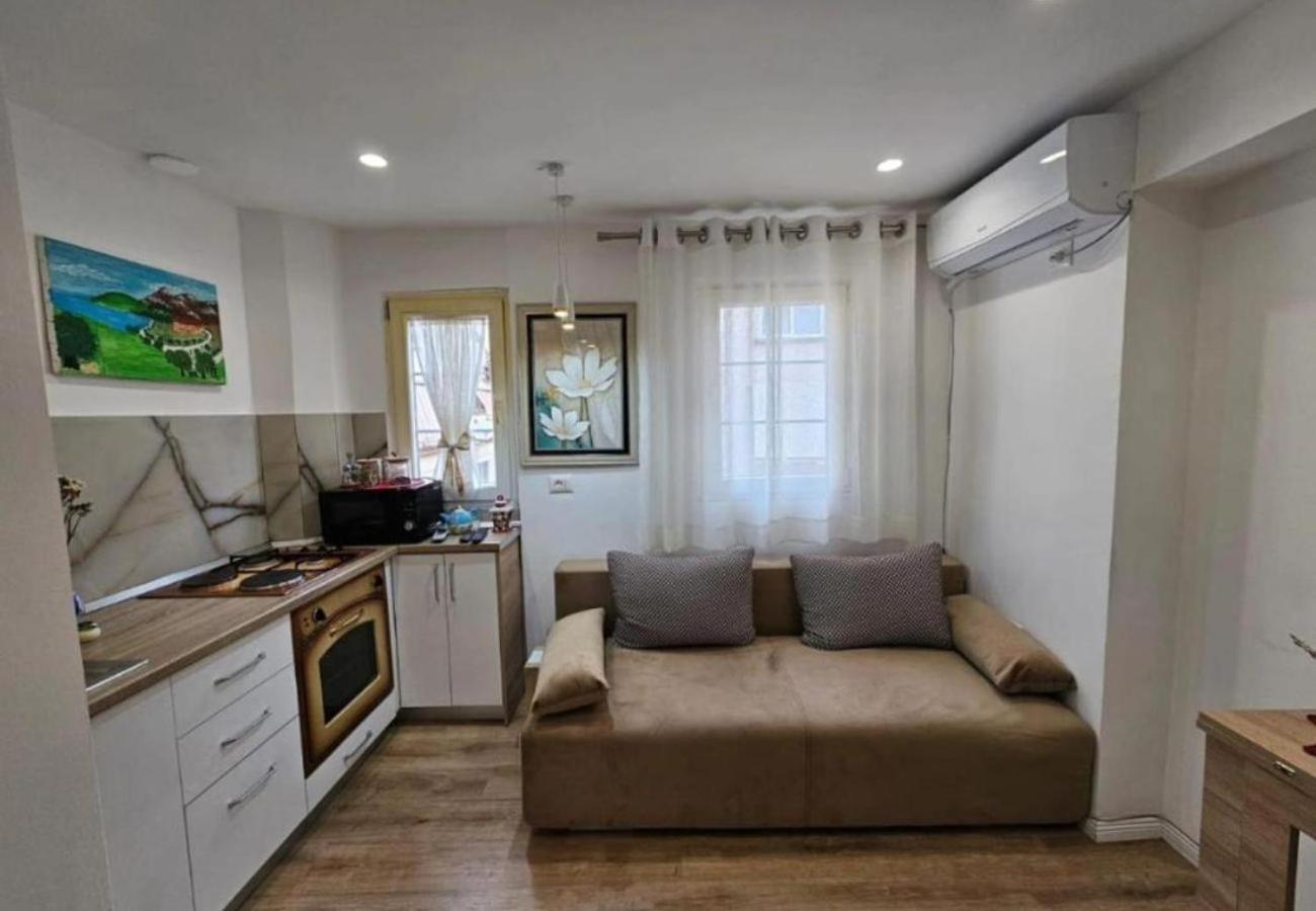 Apartament Kalpazo Myslym Shyri Tirana Zewnętrze zdjęcie